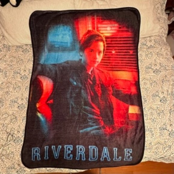 Riverdale Blanket with Cole Sprouse as Jughead Jones - Picture 3 of 8